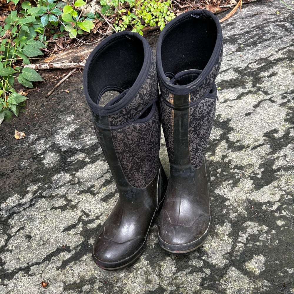 Black & Gray Bogs w/ Paisley Pattern